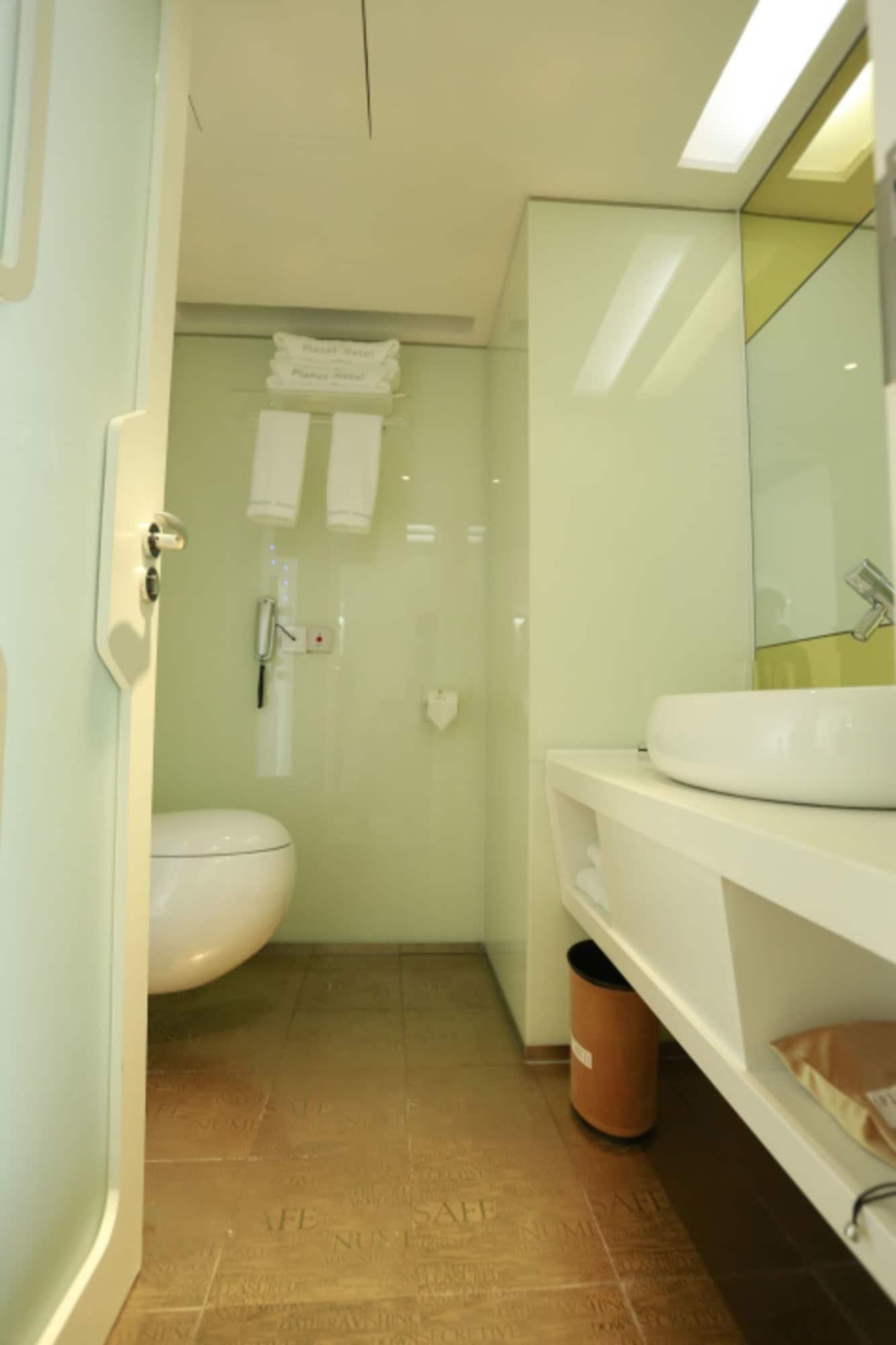 Guangzhou Planet Hotel מראה חיצוני תמונה